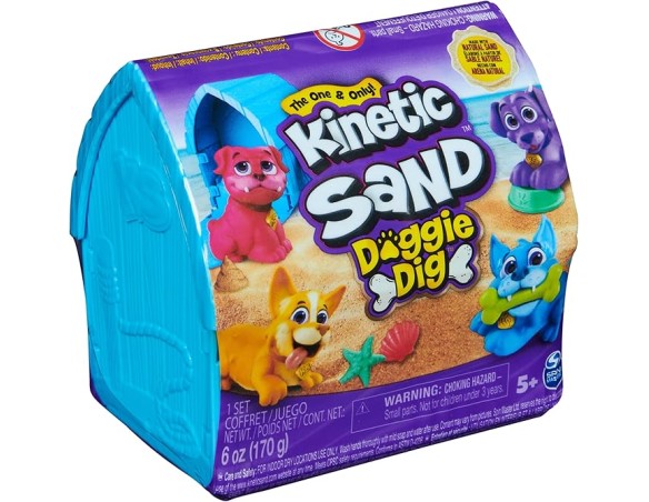 Kinetic Sand, Mini Cagnolino, 170g di Sabbia Cinetica Naturale, 1 Cagnolino a Sorpresa, 2 Accessori, Custodia a Forma di Cuccia