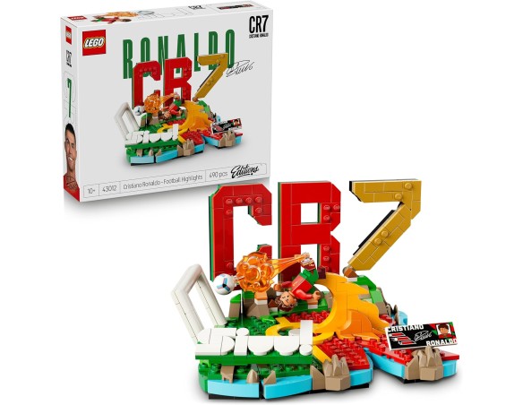 LEGO Editions Cristiano Ronaldo – 43012 Highlights Calcistici Giocattolo - Modello 3D da Esposizione con Minifigure da Collezio
